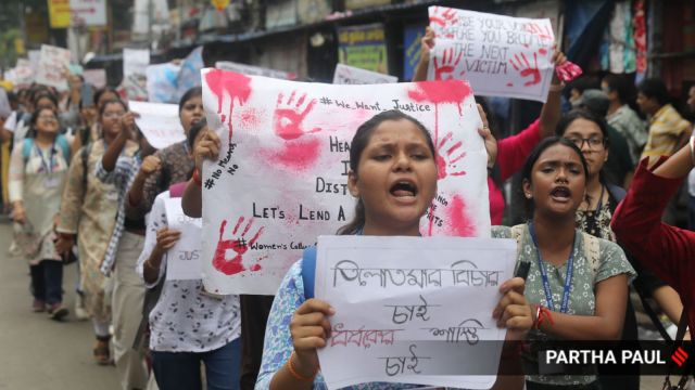 Students of a Women's college in Kolkata during a protest against the rape and murder of a doctor at R G Kar Medical College and Hospital. (Express Photo by Partha Paul)