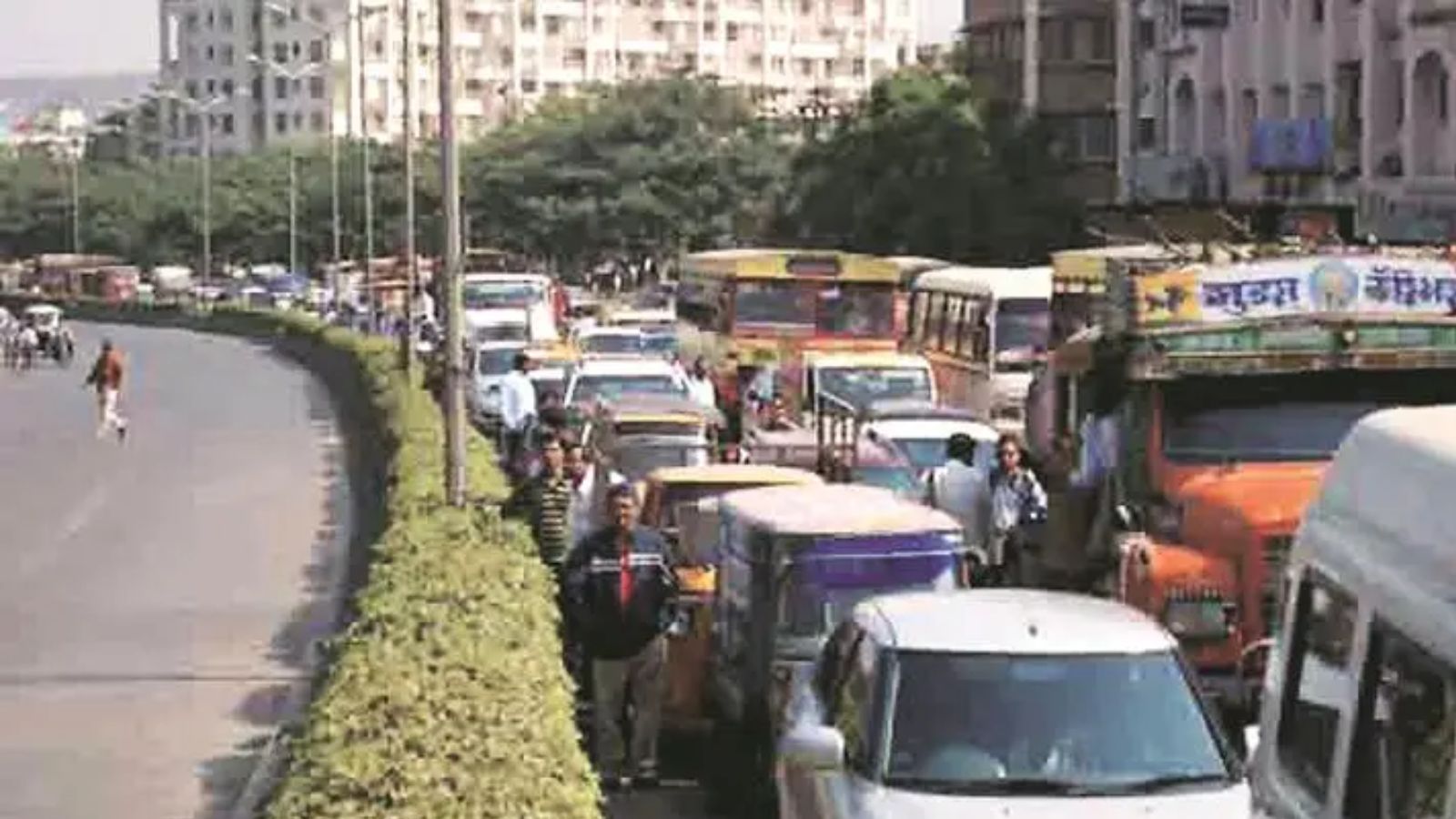 The NCP (SP) led by city unit chief Prashant Jagtap on Thursday staged agitation at the site of flyover demanding immediate opening of the bridge, failing which the party members would forcefully open it on August 13.