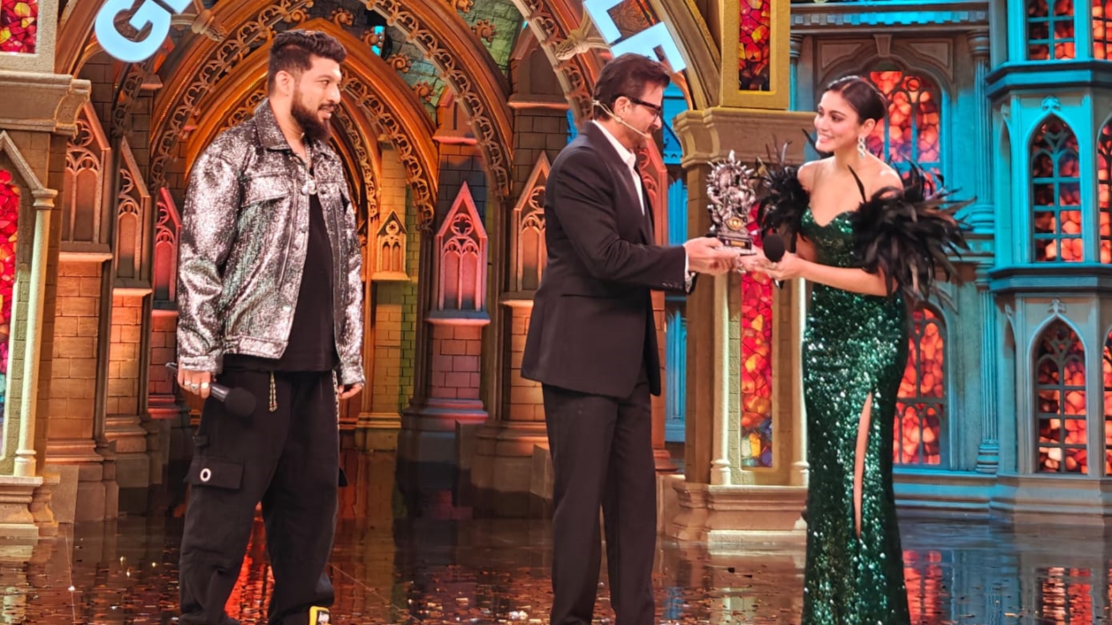 Bigg Boss OTT 3 finale Live Updates Sana Makbul is the winner of Anil