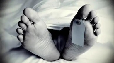 man died by suicide, Nandigram Express death, Nandigram Express toilet death, Sion Hospital, Indian express news
