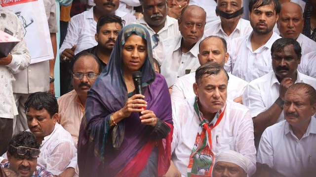 Supriya Sule Sharad Pawar Pune Badlapur