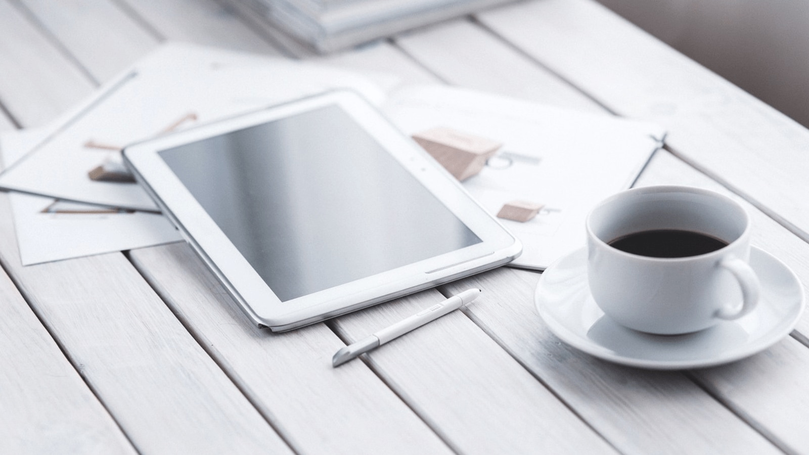 THere are several ways you can breathe some life into your old Android or Apple tablets.