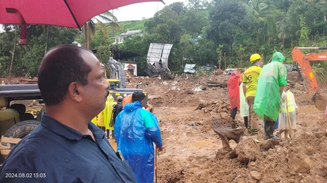 Shoukath had rushed home from Qatar as soon as he heard about the devastating landslides that struck Mundakkai and Wayanad and surrounding areas early on Tuesday. (Express)