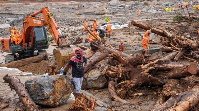 Search and rescue operations continue at the landslide-hit Chooralmala, in Wayanad district. (PTI)