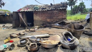 Nawada houses torched, Bihar village on fire, Manjhi community, Bihar, Bihar government, land mafia, Patna, Indian express news, current affairs
