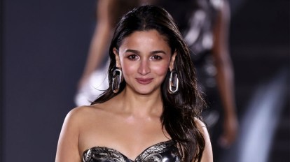 Alia bhatt stylish dresses best sale