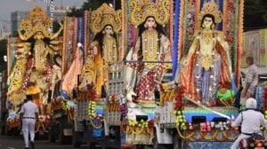 Durga Puja celebrations, Durga Puja in Bengal, rain during Durga Puja, Durga Puja programmes, west Bengal rainfall, south bengal, north bengal, met department, weather alert, Indian express news