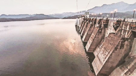 Sardar Sarovar Dam, Sardar Sarovar Dam capacity, water storage, monsoon, narmada river, Gujarat rainfall, drinking water, Gujarat irrigation policy, Indian express news