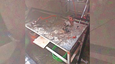 surat factory fire, fire breaks out inside surat factory, Surat jewellery factory fire, surat diamond factory fire, diamond factory artisans injured, gas blast, Gujarat fire news, Indian express news