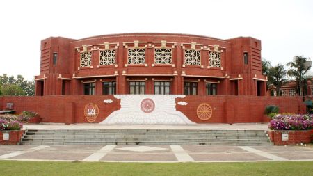 IIM Lucknow Introduces Centre of Excellence in Blockchain Technology