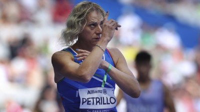 Italy's Valentina Petrillo prepares to compete in the women's 400m T12 round 1, at the Stade de France Stadium, during the 2024 Paralympics, Monday, Sept. 2, 2024, in Paris, France. (AP Photo)