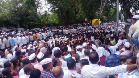 maharashtra teachers protest, teachers contractual jobs, Masharashta government policies, student-teacher ratio, retired teachers, contractual teachers, government resolution, academic tasks, non-academic tasks, teaching-learning process, textbooks, uniforms, Indian express news