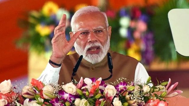 CM claimant ‘bapu-beta’ trying to fix rest in Cong: Modi takes jibe at ...