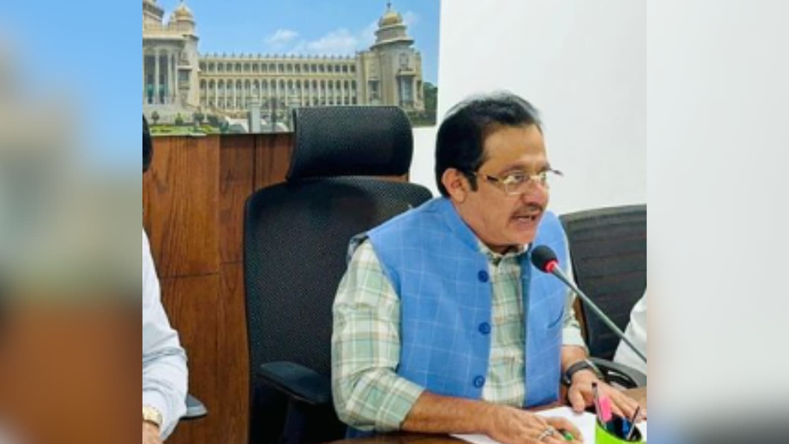 Nothing wrong in holding Palestine flag, says Karnataka Minister