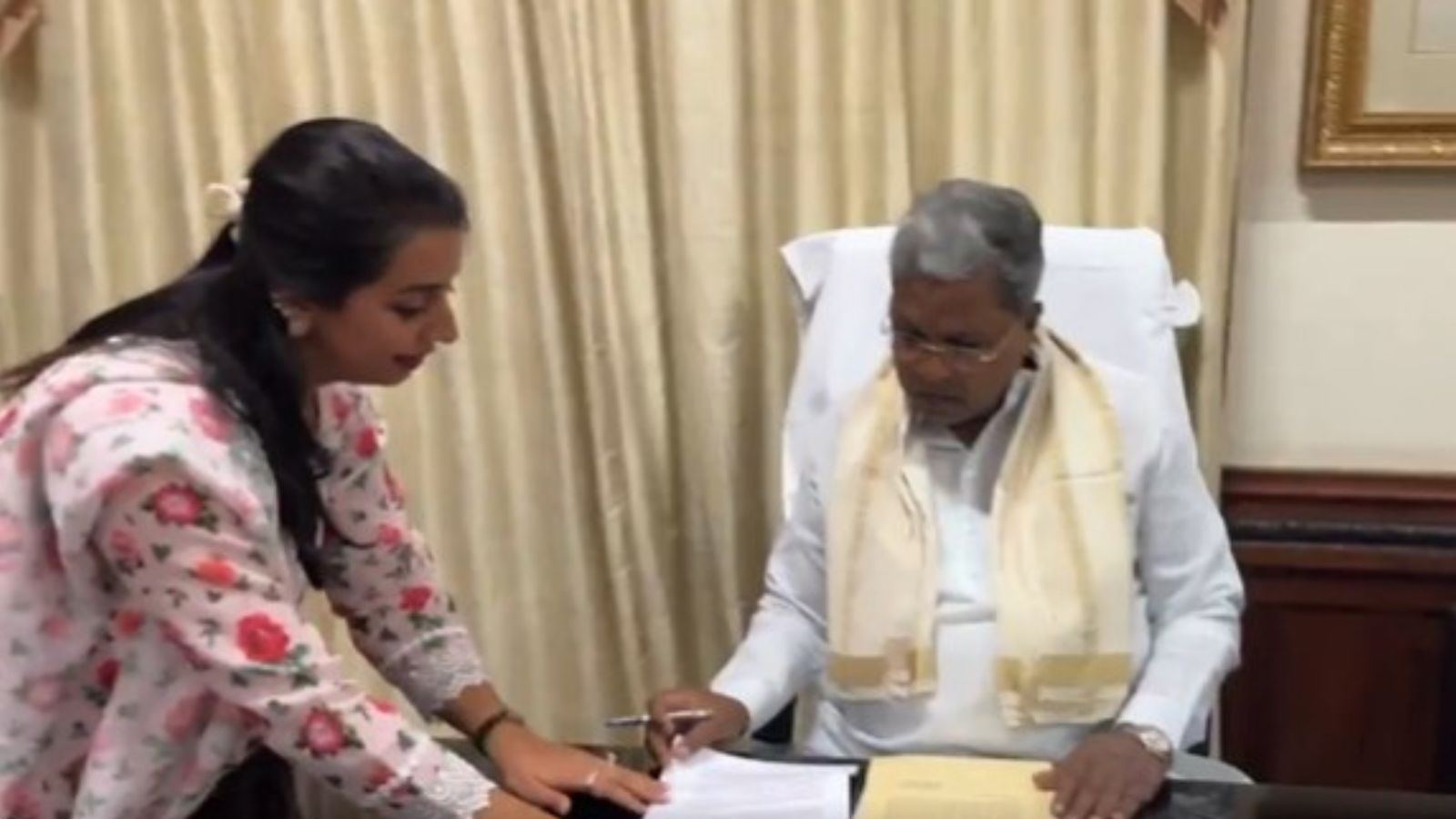 Sanjana Galrani meets Karnataka CM Siddaramaiah, requests formation of  Sandalwood Woman Artist Association | Regional News - The Indian Express