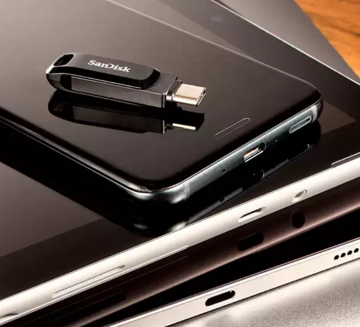 SanDisk USB-C drive