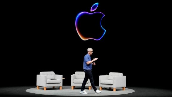 Apple CEO Tim Cook, who succeeded Steve Jobs in 2011, may step down next year as the company intensifies leadership transition plans. (File photo)