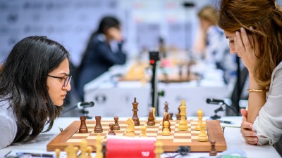 IM Vantika Agrawal takes on grandmaster Bella Khotenashvilli of Georgia to lead India to victory in round 7 of the Chess Olympiad. (PHOTO: Michal Walusza/FIDE)