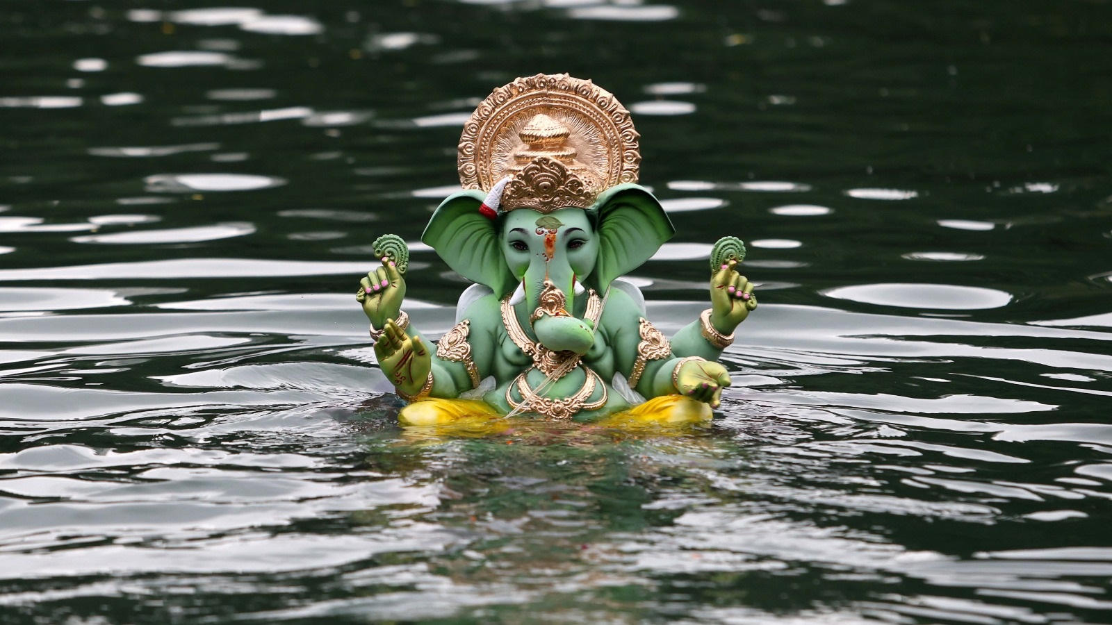 Over 38,000 idols immersed in Mumbai on 5th day of Ganesh festival