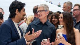 Siddharth and Aditi Rao Hydari with Tim Cook