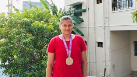 17-year-old puzzler Animikha Dutta Dhar sports her silver medal from the International Linguistics Olympiad 2024.