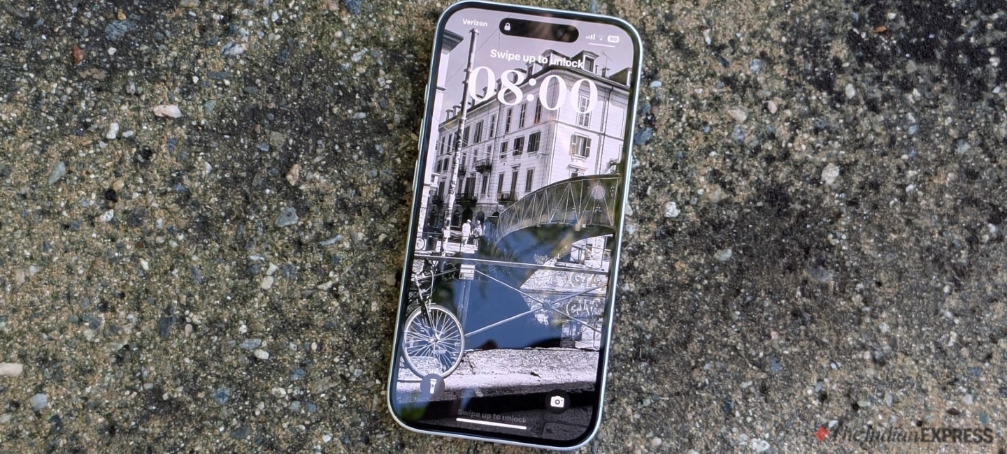 Apple iPhone 16