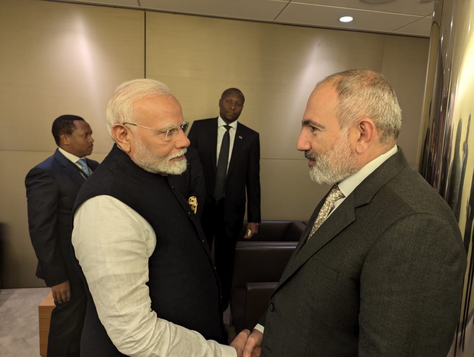 PM Modi with Armenian Prime Minister Nikol Pashinyan. 