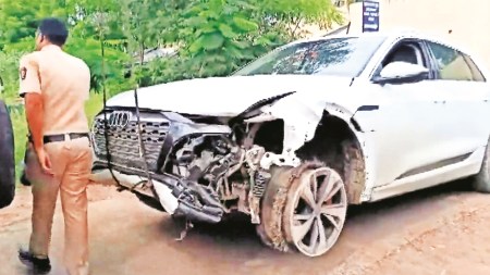 drunk driving case, Maharashtra BJP chief drunk driving case, Chandrakant Bawankule, Sanket Bawankule hits vehicles, Alcohol presence, Sanket Bawankule blood reports, blood test report, Mumbai police, Indian express news