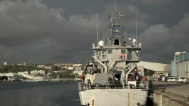 boat capsizes in English channel