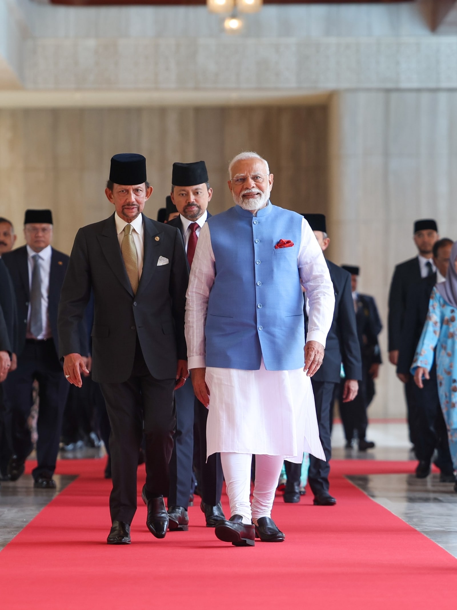 PM Modi meets Brunei Sultan Haji Hassanal Bolkiah 