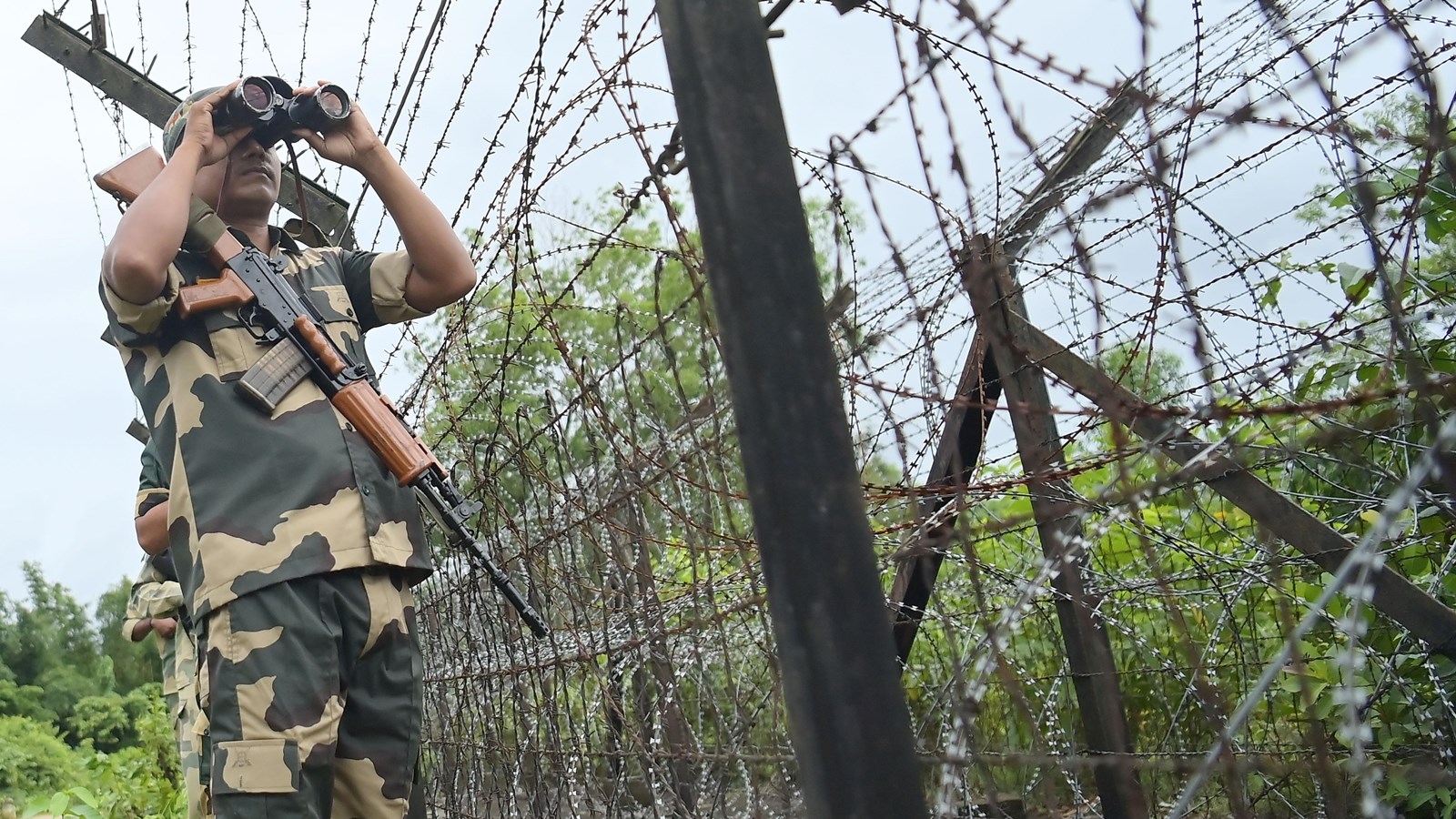 BSF asks BGB to prevent infiltration into India from Bangladesh