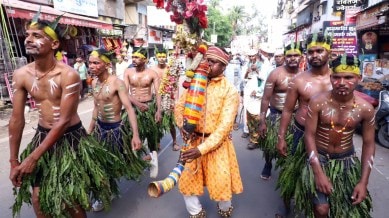 Mukunda Padvi of Warli tribe, who hails from Surgana Tehsil of Nashik, performed the Pavri dance with his troupe of around 22 people in Pune. (Express Photo by Pavan Khengre)