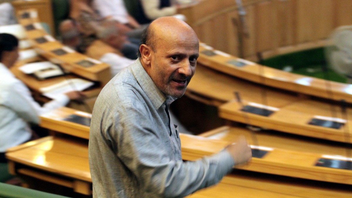 The Awami Ittehad Party (AIP) chief, who was released on interim jail from Tihar Jail on Wednesday, went down on his knees and touched his forehead on the road after exiting the airport.