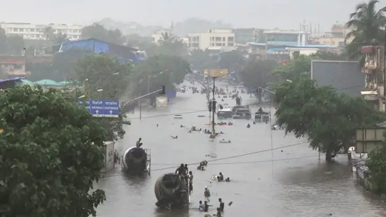 Vadodara flood, flood warning system, Gujarat flood affected areas, vishwamitri river, Gujarat rejuvenation project, flood mitigation, urbanisation, engineering solutions, rainwater harvesting, Indian express news