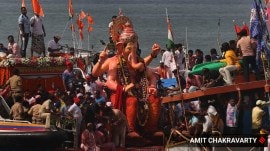 ganesh idol immersion, accient, 2 people brought dead to the hospital, pune news, indian express