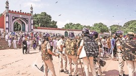 rani jhansi statue, delhi idgah, delhi high court, police deployment, local residents protest, delhi police action, Indian express news