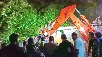Bhopal wall collapse, Ujjain Mahakal temple, Bhopal heavy rain, heavy rain deaths, IMD rain predictions, rainfall predictions, Indian express news