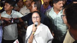 CM Mamata Banerjee at JR doctors protest place near Swasthya
