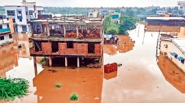 Gujarat rains, Gujarat monsoon, Gujarat floods, National Disaster Response Force (NDRF), Ahmedabad rains, Vadodara rains, Ahmedabad news, Gujarat news, India news, Indian express, Indian express India news, Indian express India