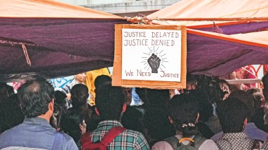 Kolkata doctor rape and murder, kolkata doctor rape case, R G Kar Medical College hospital, R G Kar Medical College rape, RG hospital rape murder, RG hospital violence, goons enter RG hospital, fight in RG hospital, kolkata doctor murder, kolkata doctor muder protest, kolkata doctor murder timeline, bengal doctor rape, bengal doctor murder, mamata banerjee on kolkata doctor murder, CBI investigation in Kolkata doctor case, sanjay roy kolkata doctor murder, kolkata doctor murder accused, RG Kar Medical College controversies
