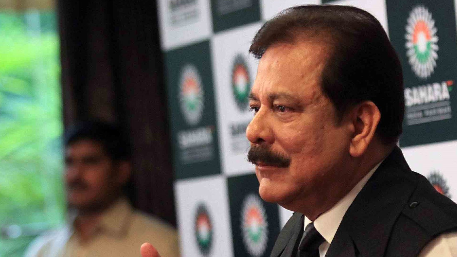 SC directs Sahara Group to deposit Rs 1,000 crore, allows it to form JV for developing Mumbai land