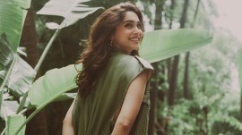 The actor revealed how she gate-crashed the party in a suit from Dadar market when everyone around her seemed to be wearing 'designer' clothes. (Source: Sharvari/Instagram)