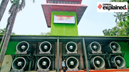 Smog tower at Baba Khadak Singh Marg in New Delhi in October 2021, aimed to combate air pollution.