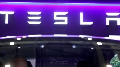 Tesla's new Actually Smart Summon feature is available on Model S, Model 3, Model X and Model Y.