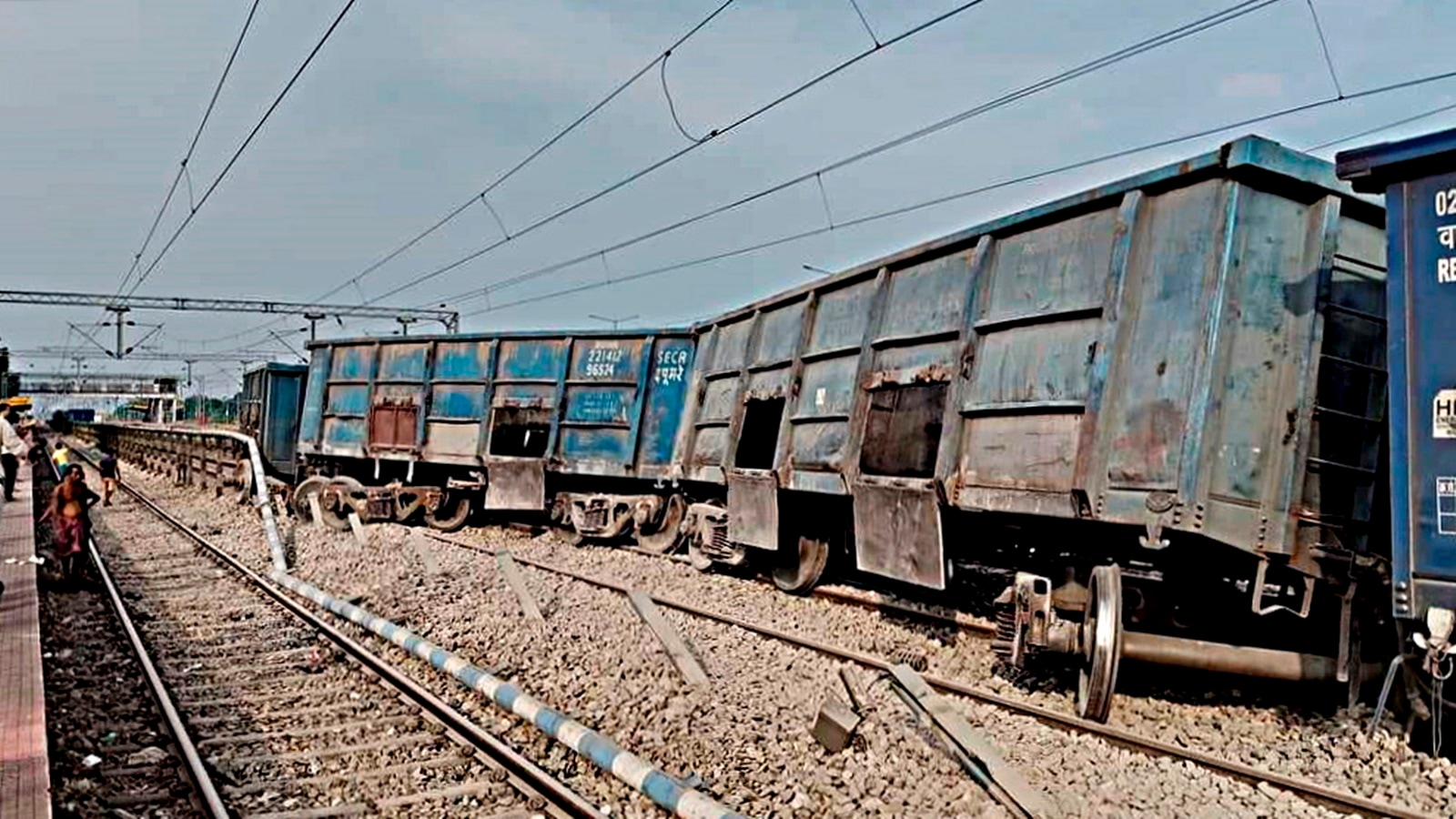 Goods train derails near Bokaro; 15 trains diverted