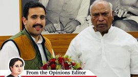 Himachal Pradesh Minister Vikramaditya Singh with Congress president Mallikarjun Kharge in New Delhi. (Express)
