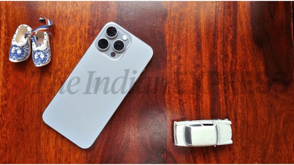 A new leak suggests Apple is researching upgraded titanium materials for future iPhones after reportedly shifting back to aluminium for thermal efficiency reasons.(Image Source: Apple)
