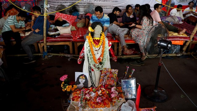 kolkata durga puja protest