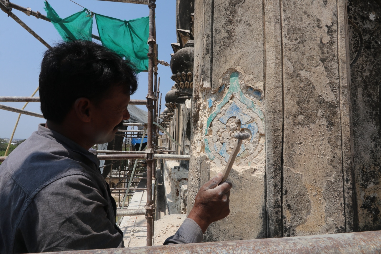 5_Remnants of original tile patterns found on removal of cement (4)