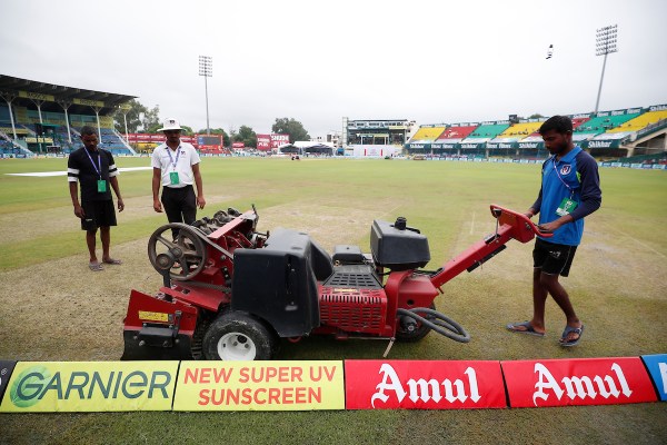 One full rainless day wasn't enough to dry the Green Park outfield. (Sportzpics)